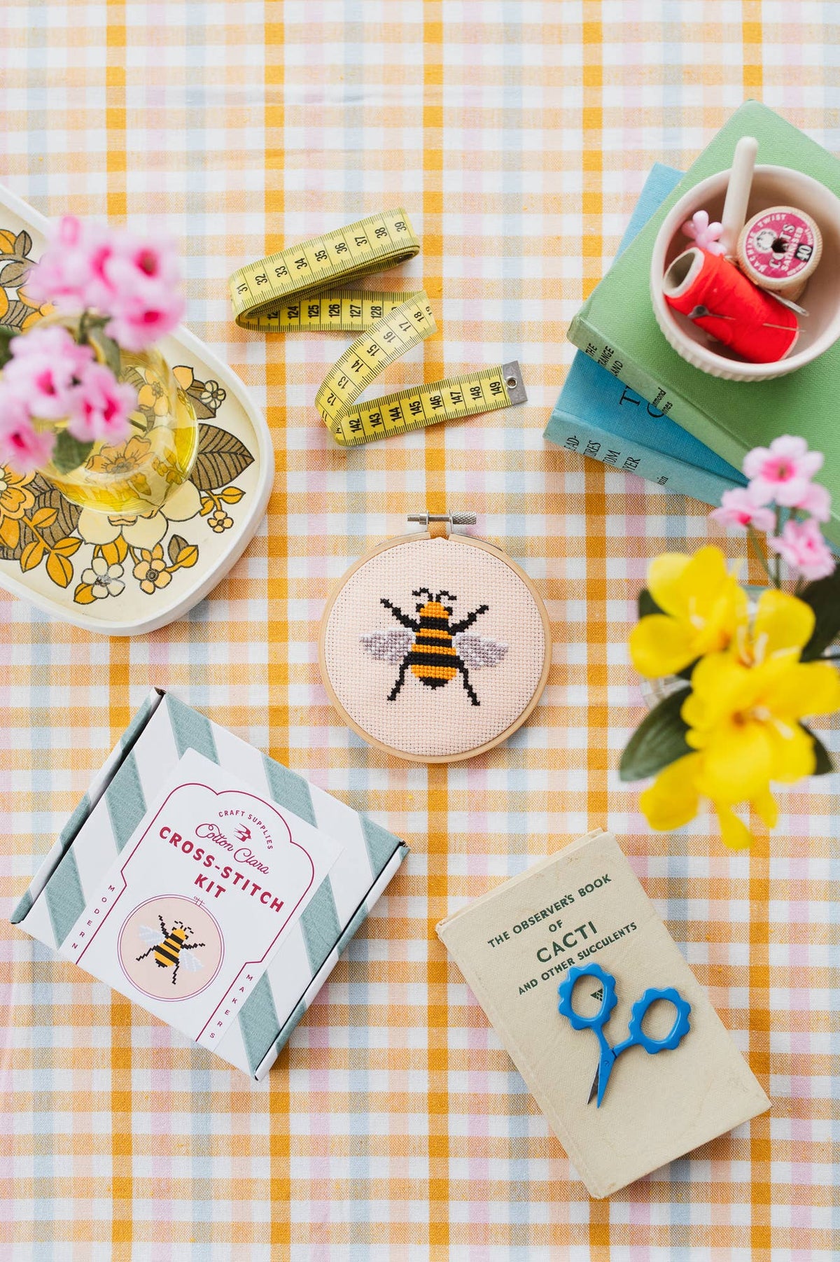 Bumble Bee Cross Stitch Kit, detail