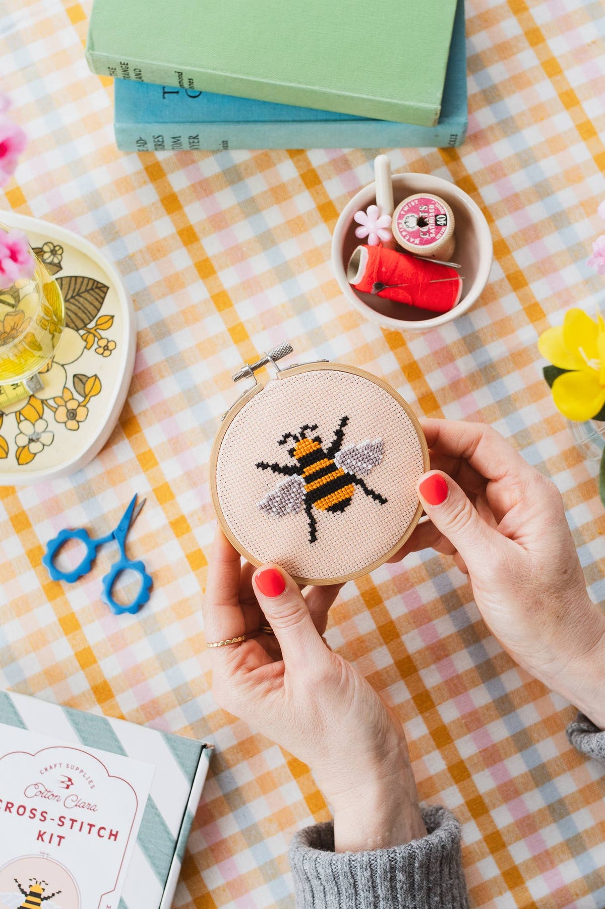 Bumble Bee Cross Stitch Kit, detail