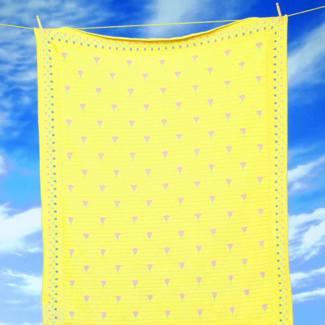 Raised Flower Throw Crochet Pattern in Panda Magnum 8 Ply