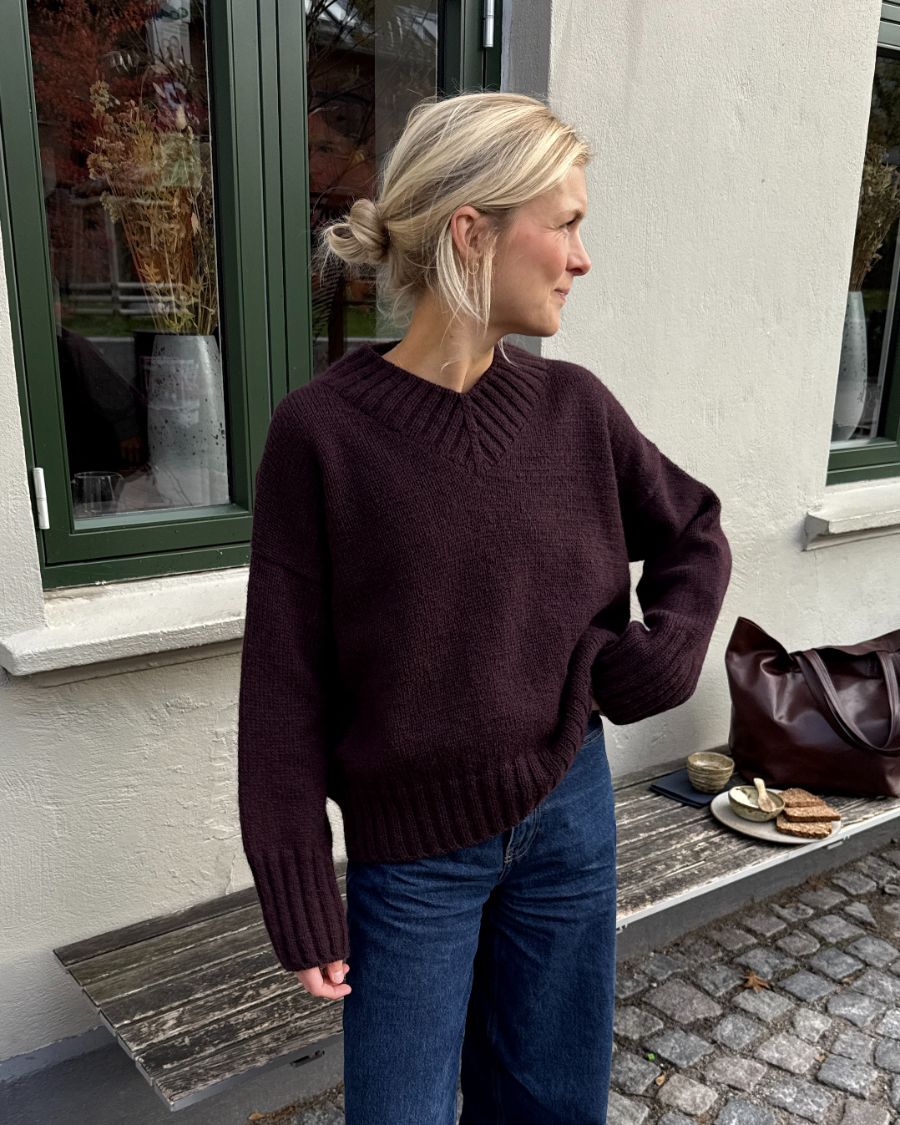 PetiteKnit Hannah Sweater V-neck, knitted sample