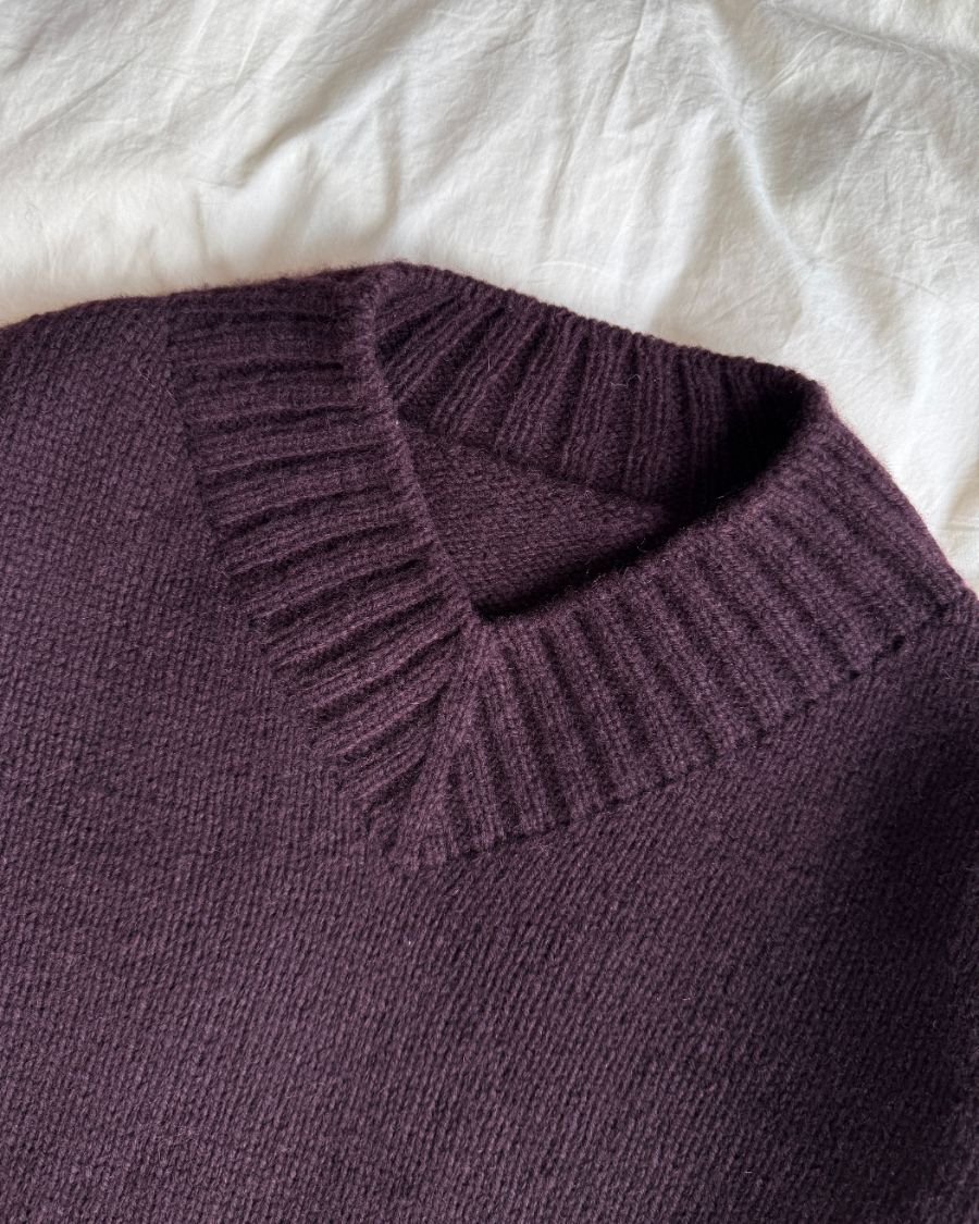 PetiteKnit Hannah Sweater V-neck, knitted sample