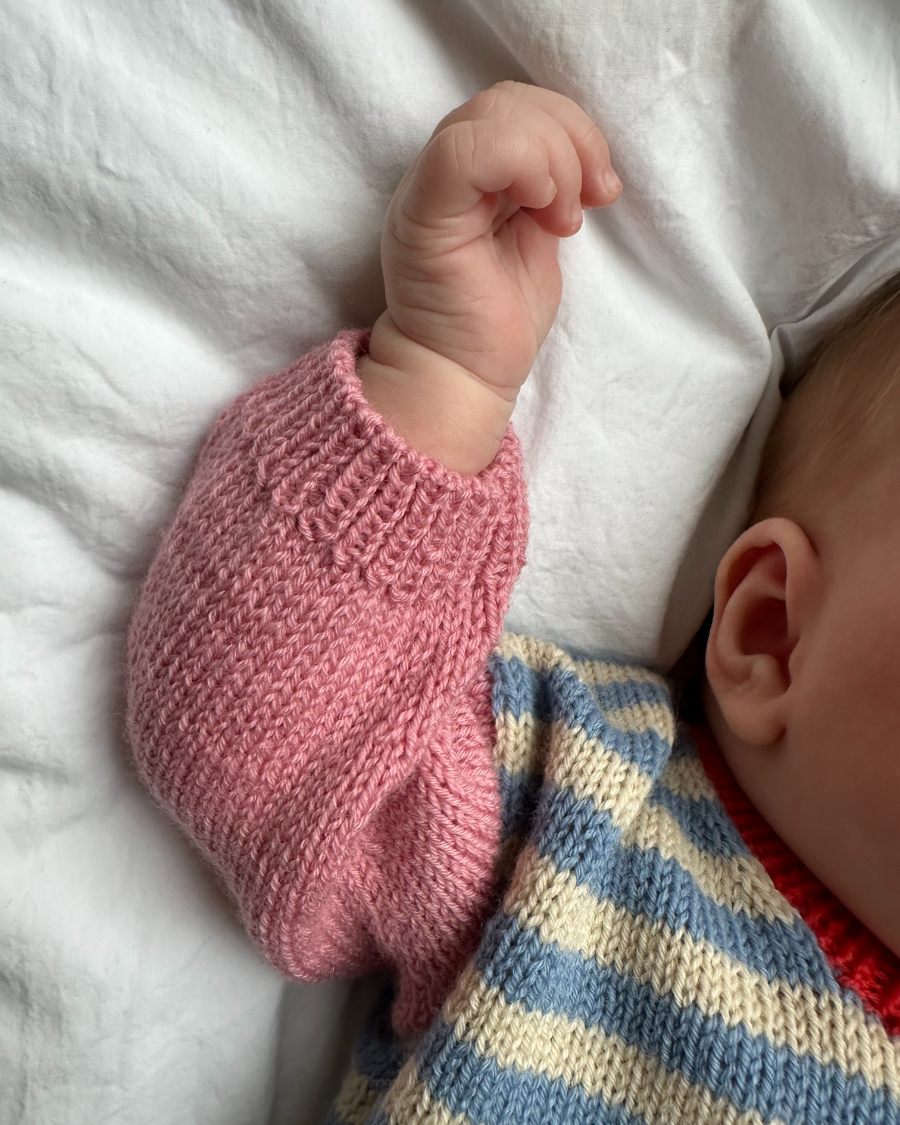 PetiteKnit Holger Baby Set, knitted sample