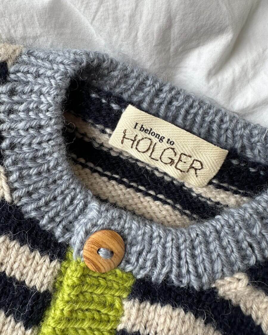 PetiteKnit Holger Cardigan, knitted sample