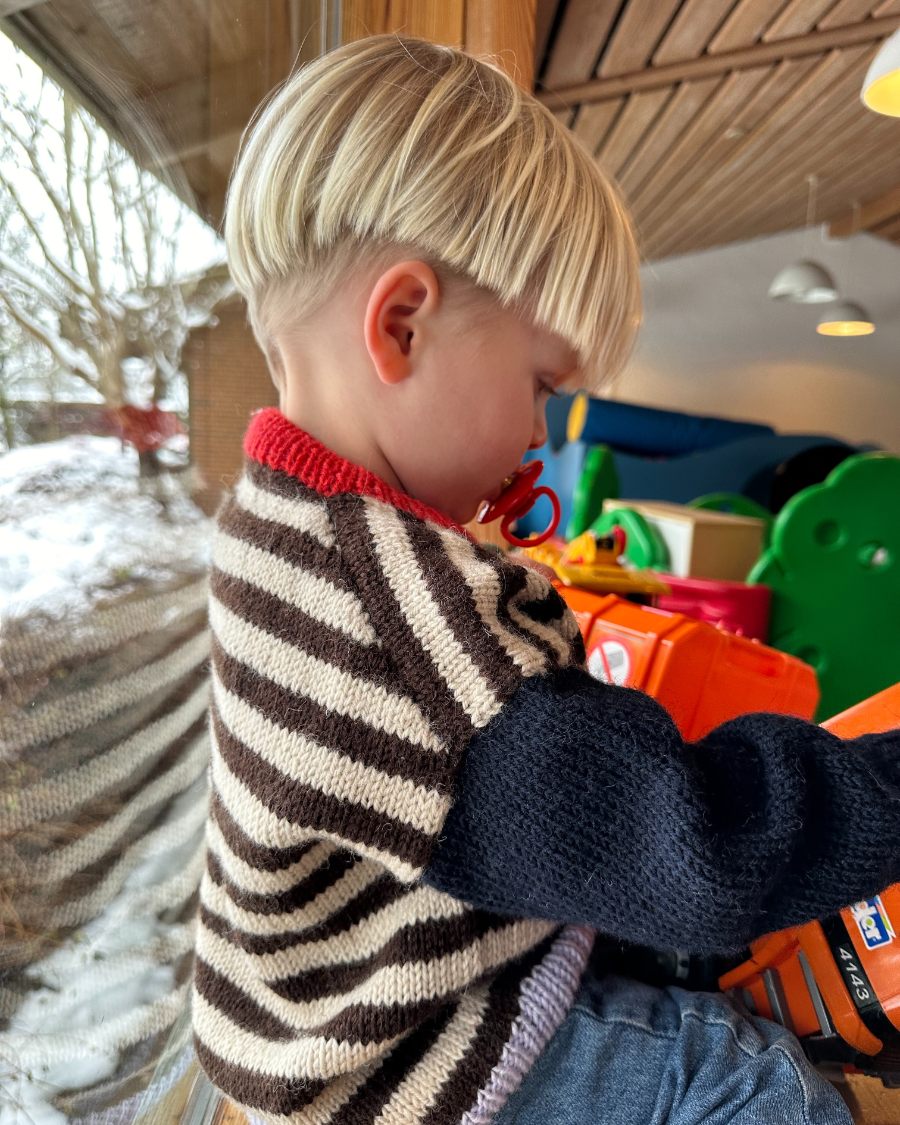 PetiteKnit Holger Sweater, knitted sample