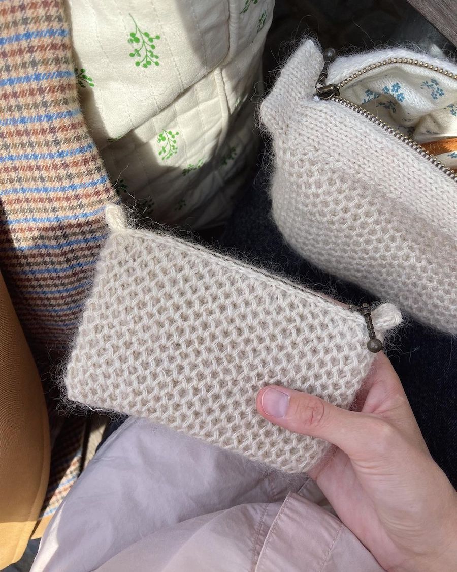 PetiteKnit Honey Purse, knitted sample