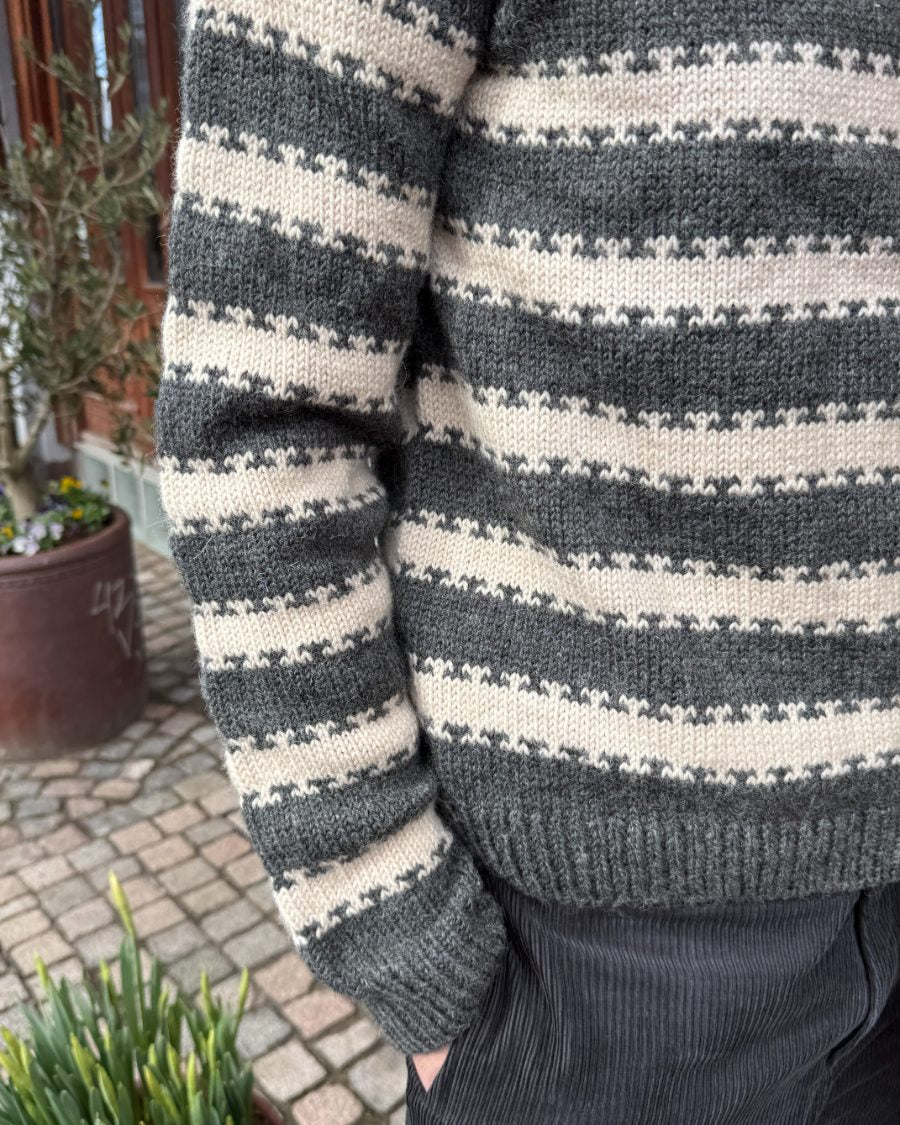 PetiteKnit Key Sweater Man, knitted sample
