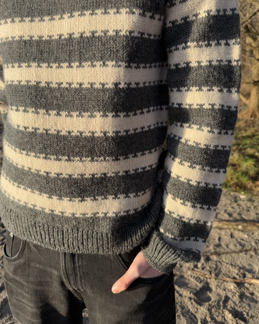 PetiteKnit Key Sweater Man, knitted sample