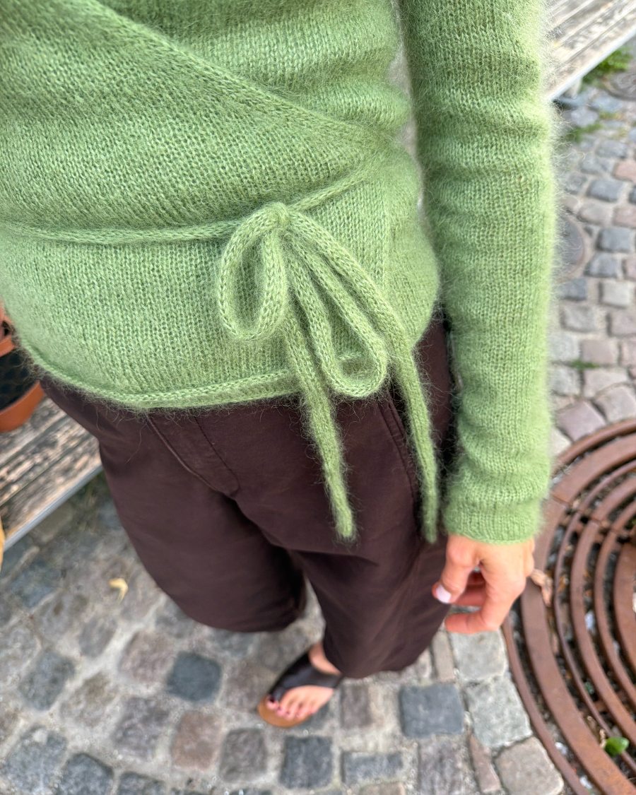 PetiteKnit Lucy Wrap, knitted sample
