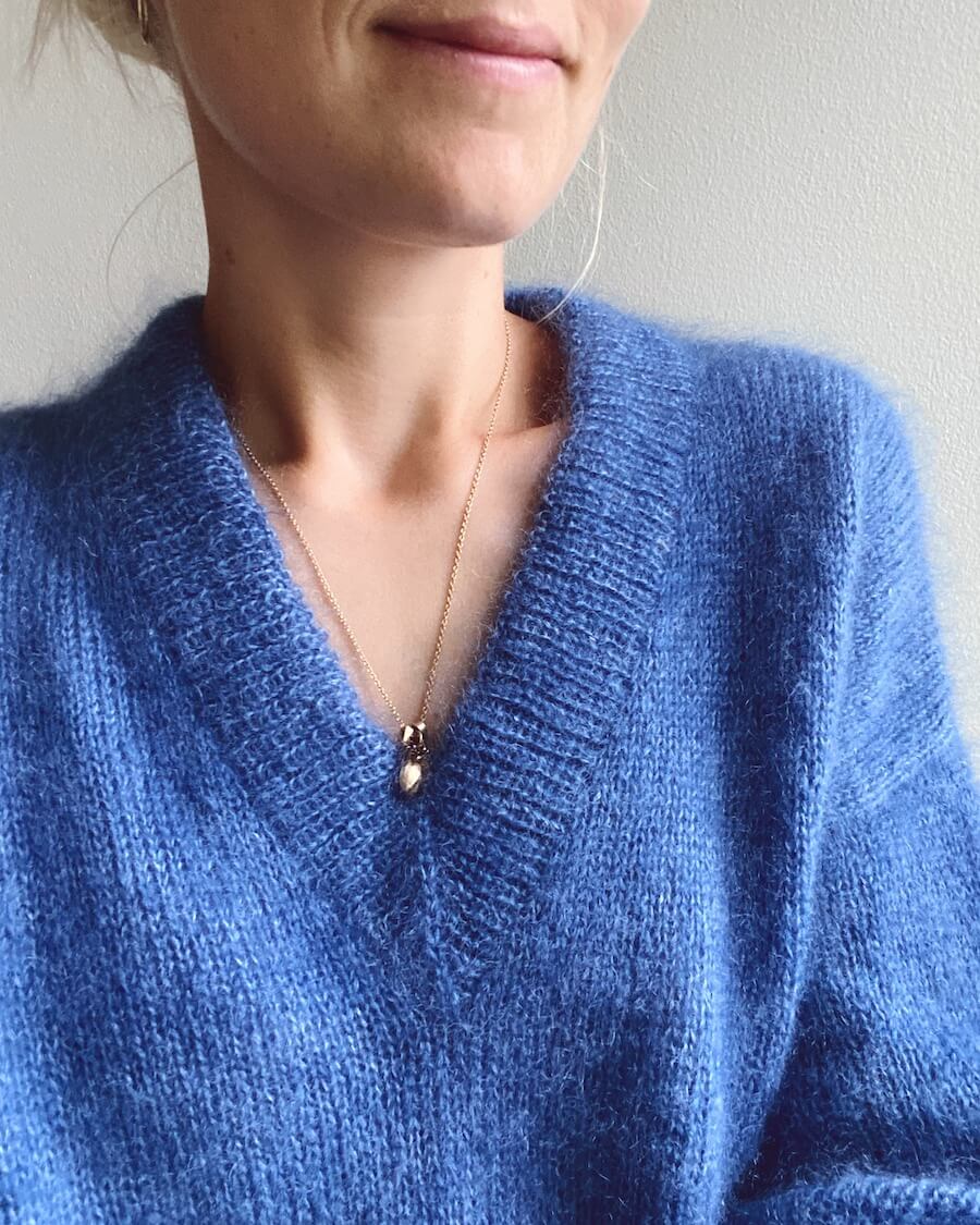 PetiteKnit Stockholm Sweater V-neck, knitted sample