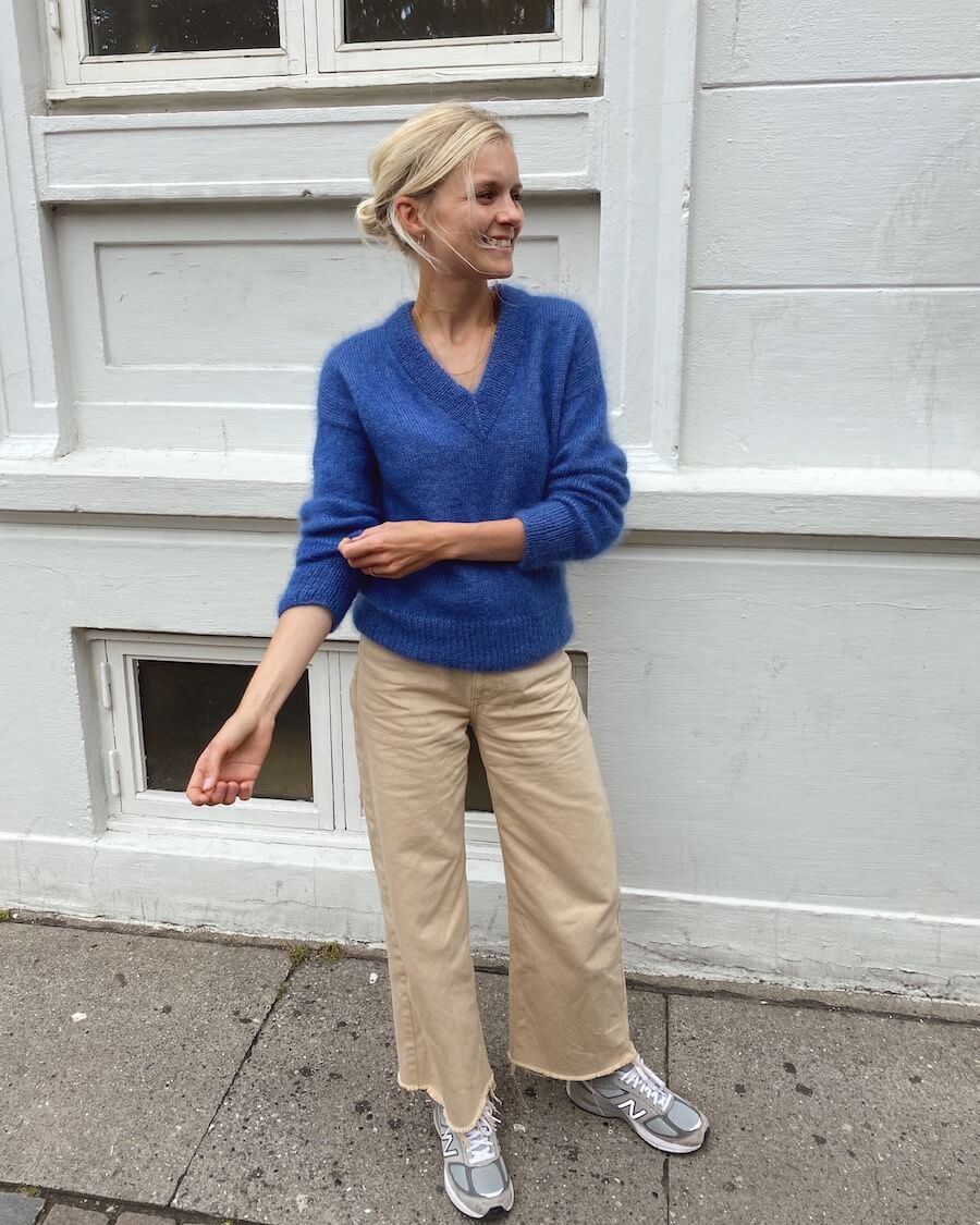 PetiteKnit Stockholm Sweater V-neck, knitted sample