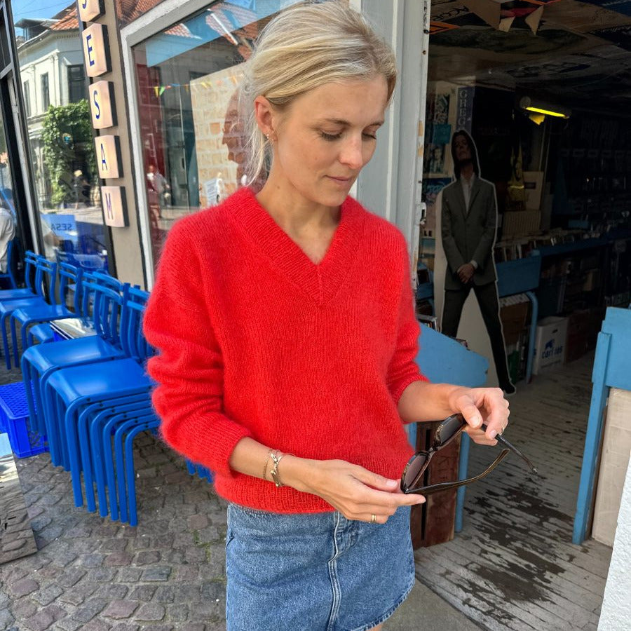PetiteKnit Stockholm Sweater V-neck