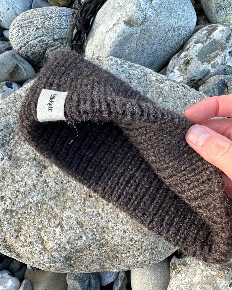 PetiteKnit Weekend Headband, knitted sample
