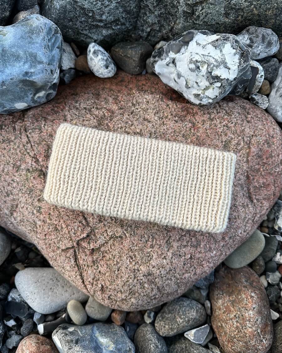 PetiteKnit Weekend Headband, knitted sample