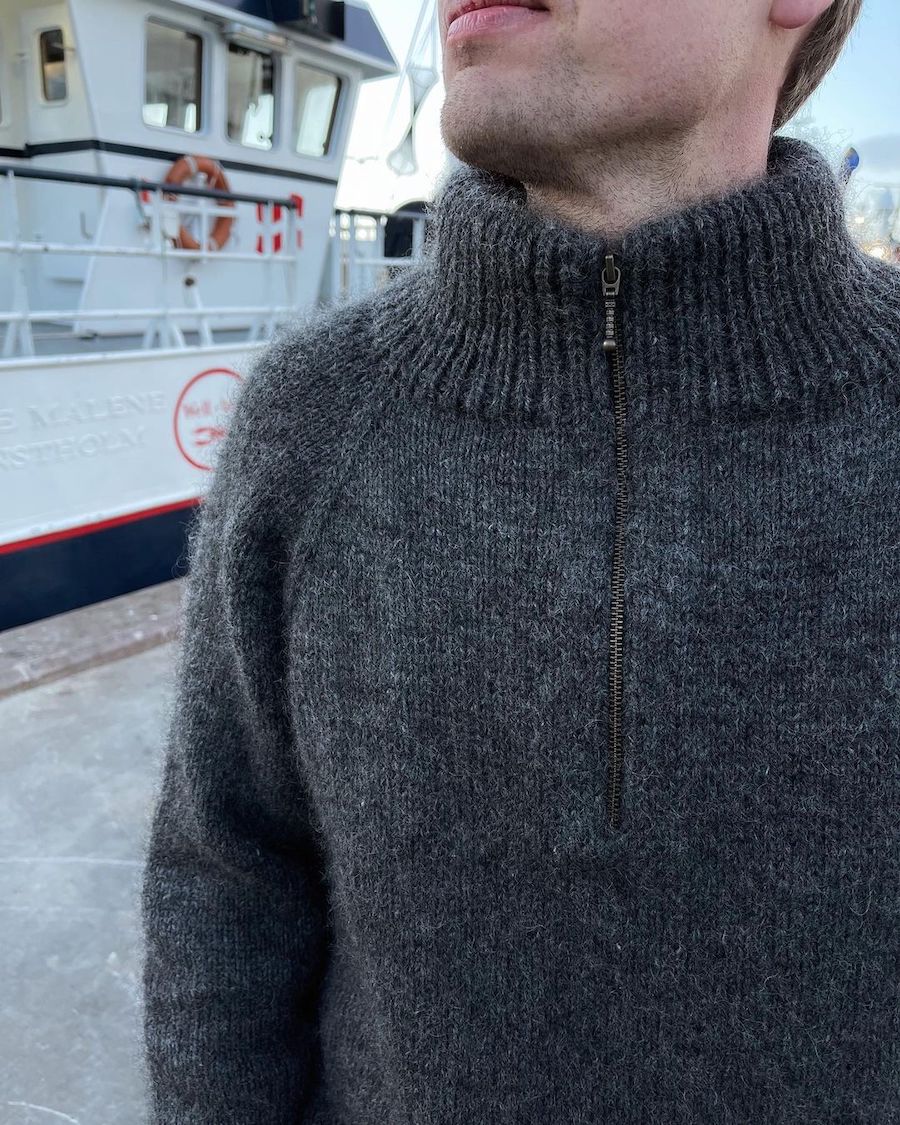 PetiteKnit Zipper Sweater Man, knitted sample