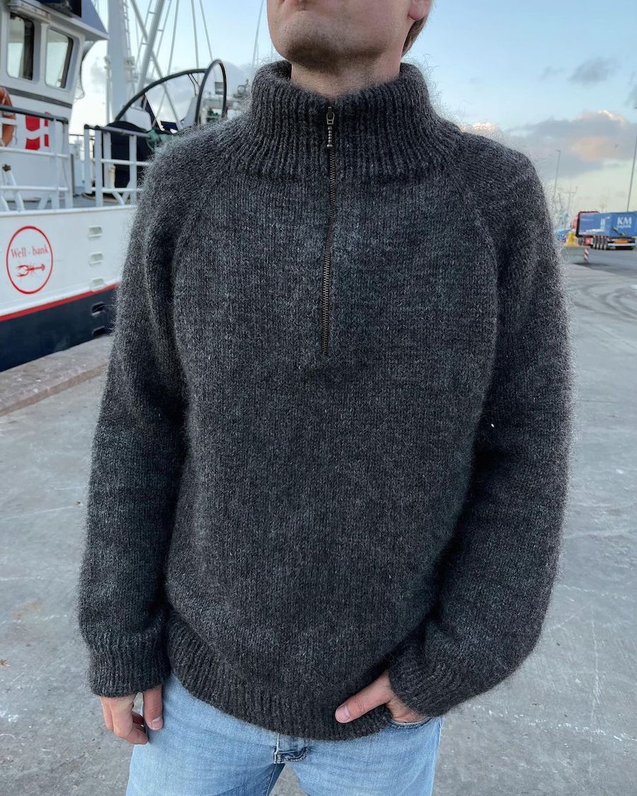 PetiteKnit Zipper Sweater Man, knitted sample