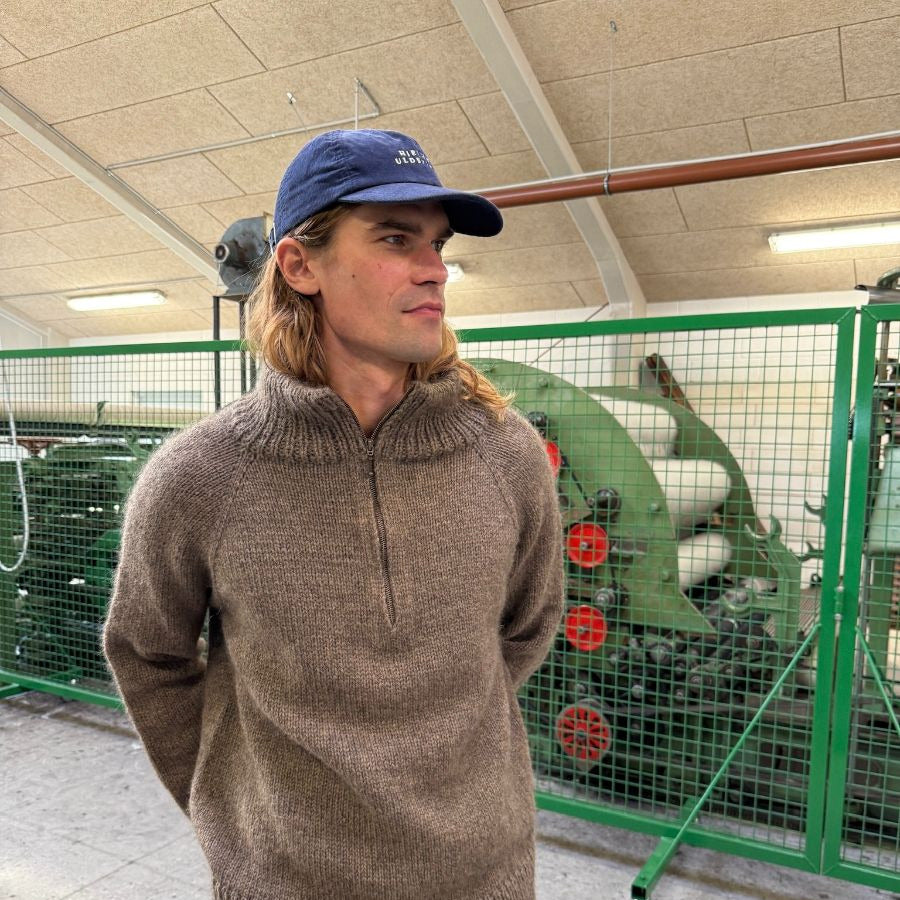 PetiteKnit Zipper Sweater Man